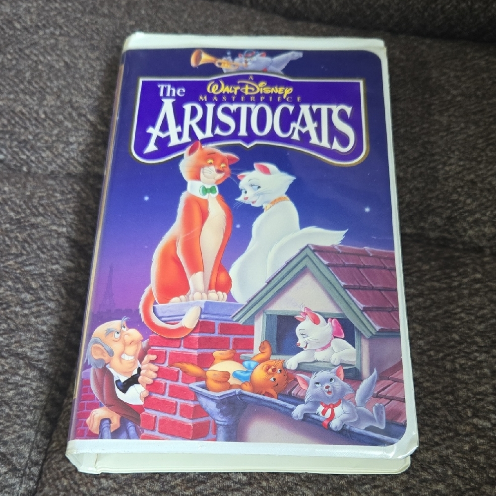 Disney The Aristocats VHS Tape | Walt Disney Masterpiece Collection | Clamshell